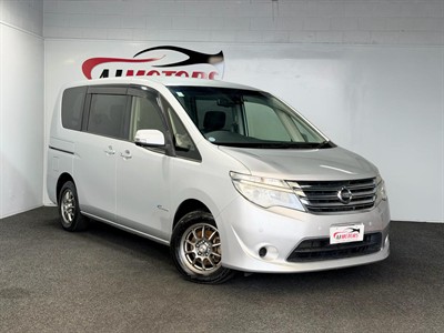 2015 Nissan Serena - Thumbnail