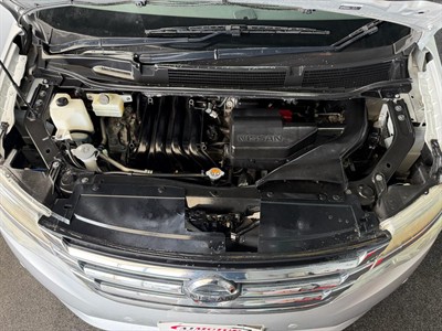 2015 Nissan Serena - Thumbnail