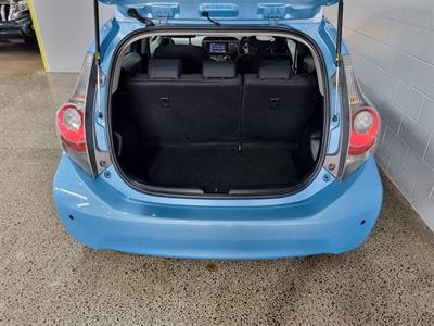 2012 Toyota Aqua - Thumbnail