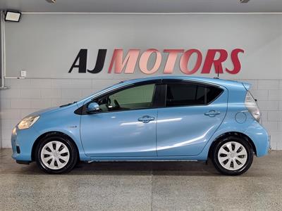 2012 Toyota Aqua - Thumbnail