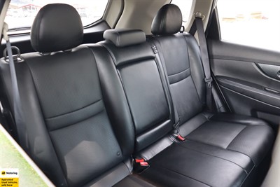 2015 Nissan XTRAIL - Thumbnail