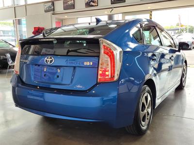 2013 Toyota Prius - Thumbnail