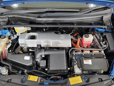 2013 Toyota Prius - Thumbnail