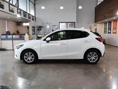 2017 Mazda Demio - Thumbnail