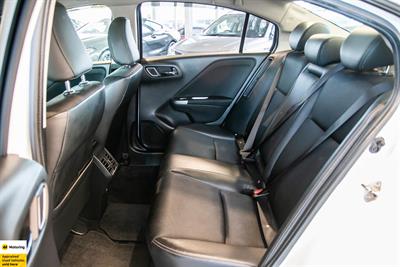 2015 Honda Grace - Thumbnail