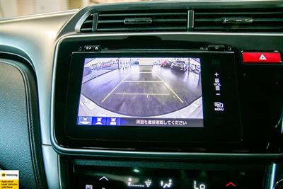 2015 Honda Grace - Thumbnail