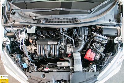 2015 Honda Grace - Thumbnail