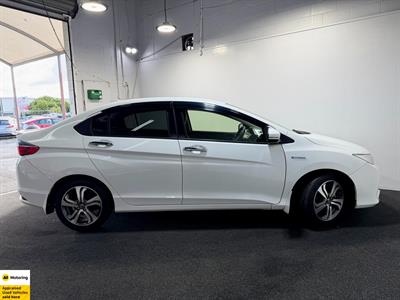 2015 Honda Grace - Thumbnail