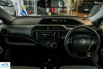 2013 Toyota Aqua - Thumbnail