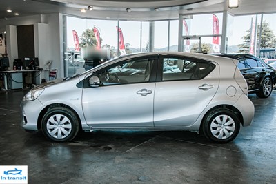 2013 Toyota Aqua - Thumbnail