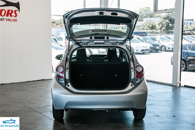 2013 Toyota Aqua - Thumbnail