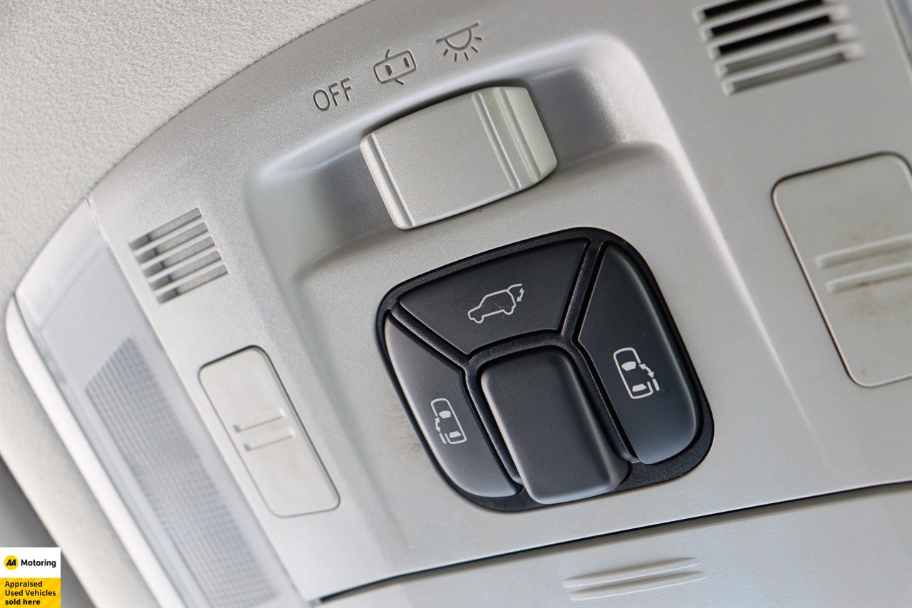 2011 Toyota Vellfire