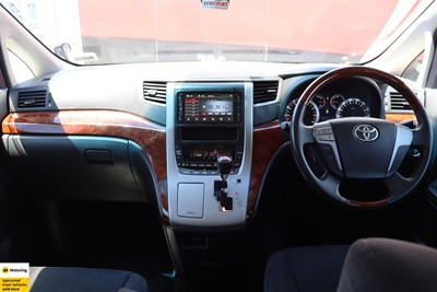 2011 Toyota Vellfire - Thumbnail