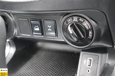 2021 Nissan Navara - Thumbnail