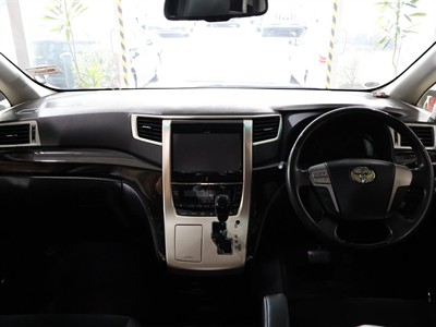 2013 Toyota Vellfire - Thumbnail