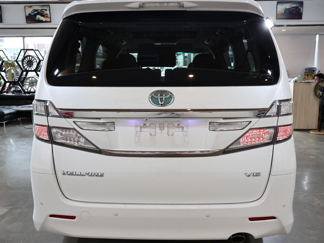 2013 Toyota Vellfire