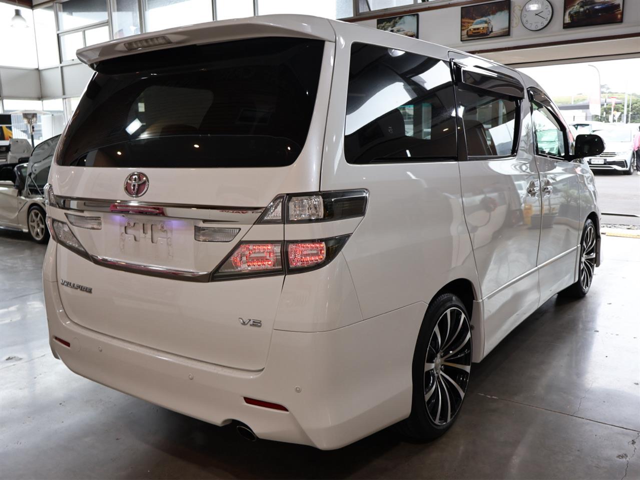 2013 Toyota Vellfire