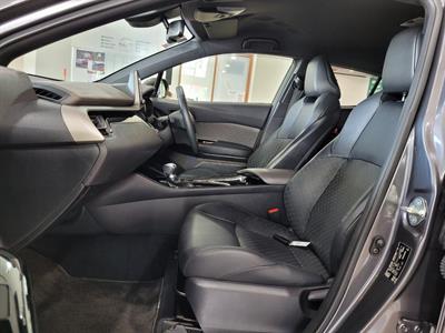 2020 Toyota C-HR - Thumbnail
