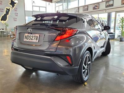2020 Toyota C-HR - Thumbnail