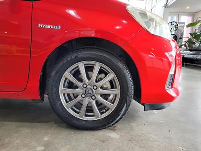 2012 Toyota Aqua - Thumbnail