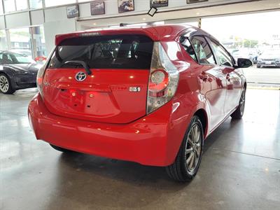 2012 Toyota Aqua - Thumbnail