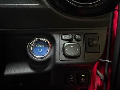 2015 Toyota Aqua - Thumbnail