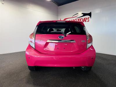 2015 Toyota Aqua - Thumbnail
