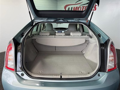 2014 Toyota Prius - Thumbnail