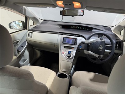 2014 Toyota Prius - Thumbnail