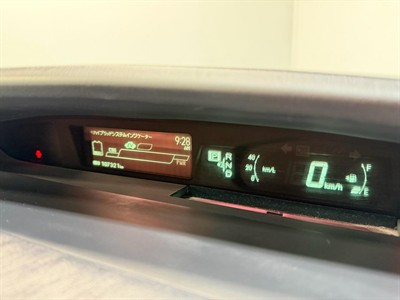 2014 Toyota Prius - Thumbnail