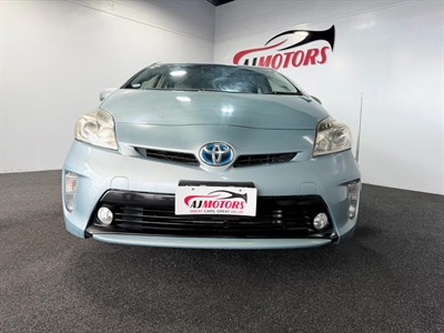 2014 Toyota Prius - Thumbnail