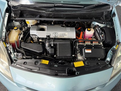 2014 Toyota Prius - Thumbnail