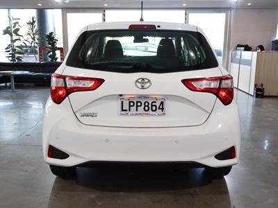 2018 Toyota Yaris - Thumbnail