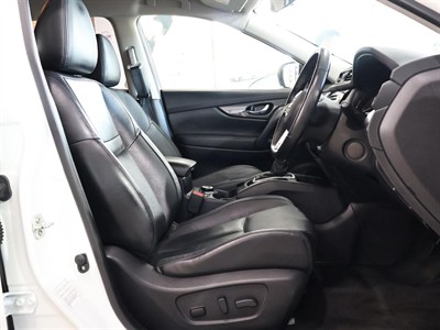 2022 Nissan X-Trail - Thumbnail