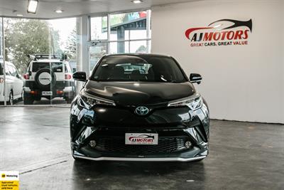 2017 Toyota C-HR - Thumbnail