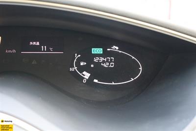 2015 Nissan Serena - Thumbnail