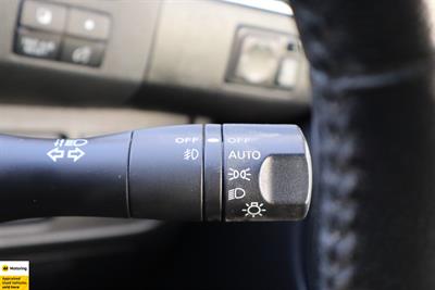 2015 Nissan Serena - Thumbnail