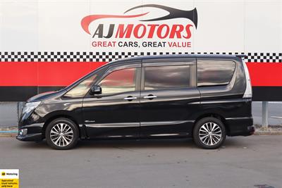 2015 Nissan Serena - Thumbnail