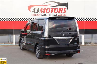 2015 Nissan Serena - Thumbnail