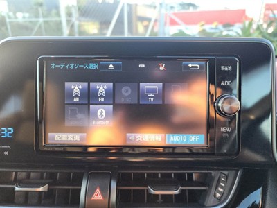 2017 Toyota C-HR - Thumbnail