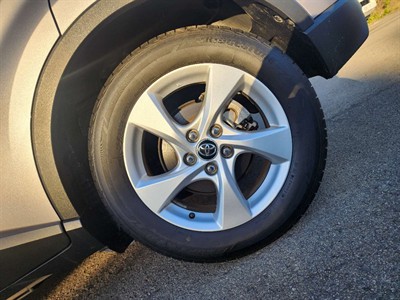 2017 Toyota C-HR - Thumbnail