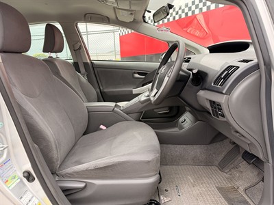 2009 Toyota Prius - Thumbnail