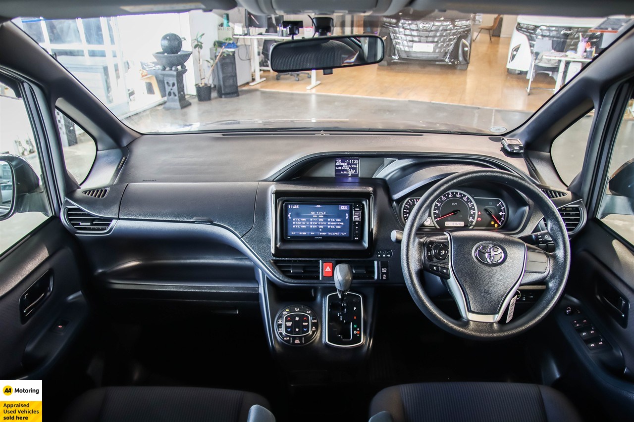 2014 Toyota Voxy