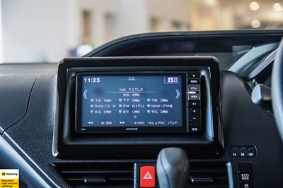 2014 Toyota Voxy - Thumbnail
