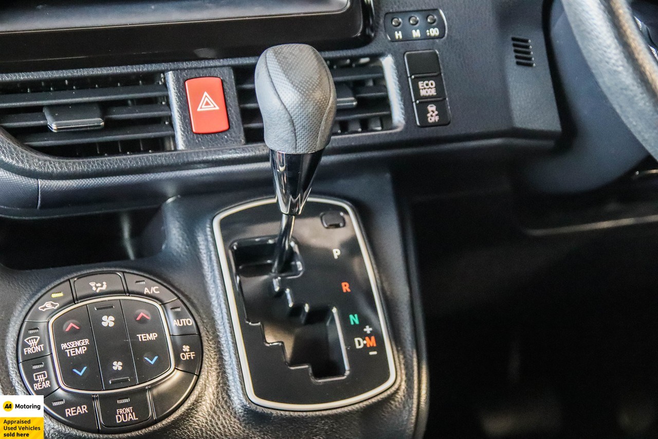 2014 Toyota Voxy