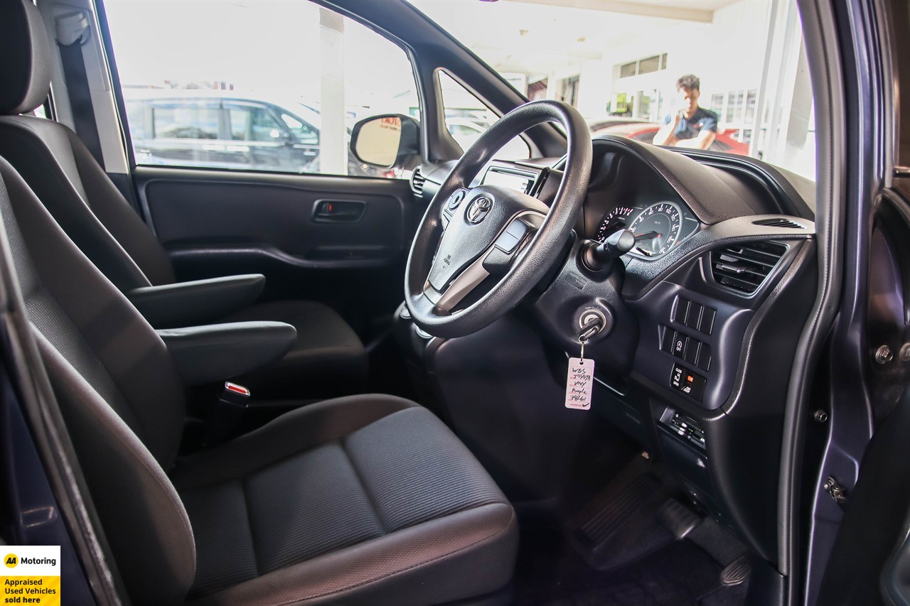2014 Toyota Voxy