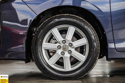 2014 Toyota Voxy - Thumbnail