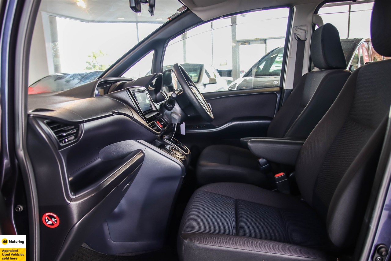 2014 Toyota Voxy