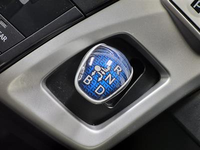 2013 Toyota Prius Alpha - Thumbnail