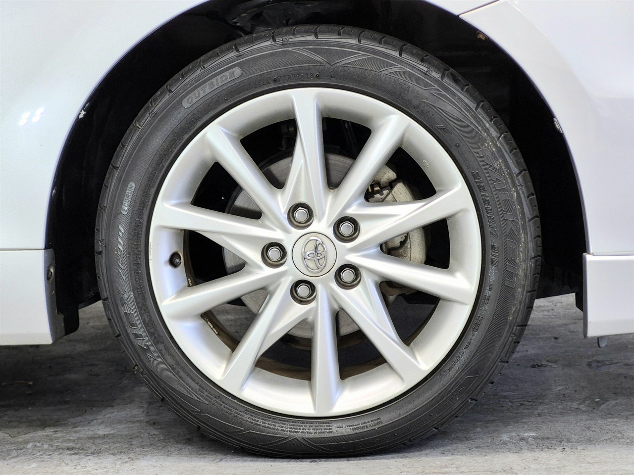 2013 Toyota Prius Alpha